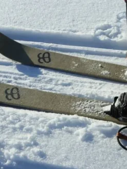 liukulumikenkä Tao 165 + Pivot siteet><noscript><img width=