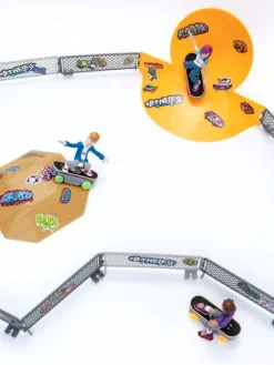 skeittipuisto Super Street Sk8Prk><noscript><img width=