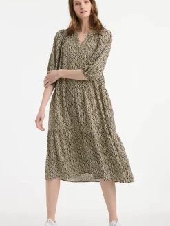 mekko Cecilia><noscript><img width=