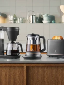 Electrolux Kahvi Ja Kuumat Juomat|Explore 7 tee/vedenkeitin 1,7 L E7GK1-8BP