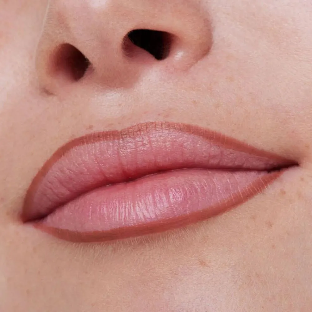 huultenrajauskynä 8h Matte Comfort Lipliner 01>Essence