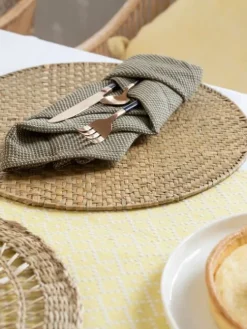Fanni K Home Keittiötekstiilit|tabletti Kaisla 38 cm vaaleanruskea