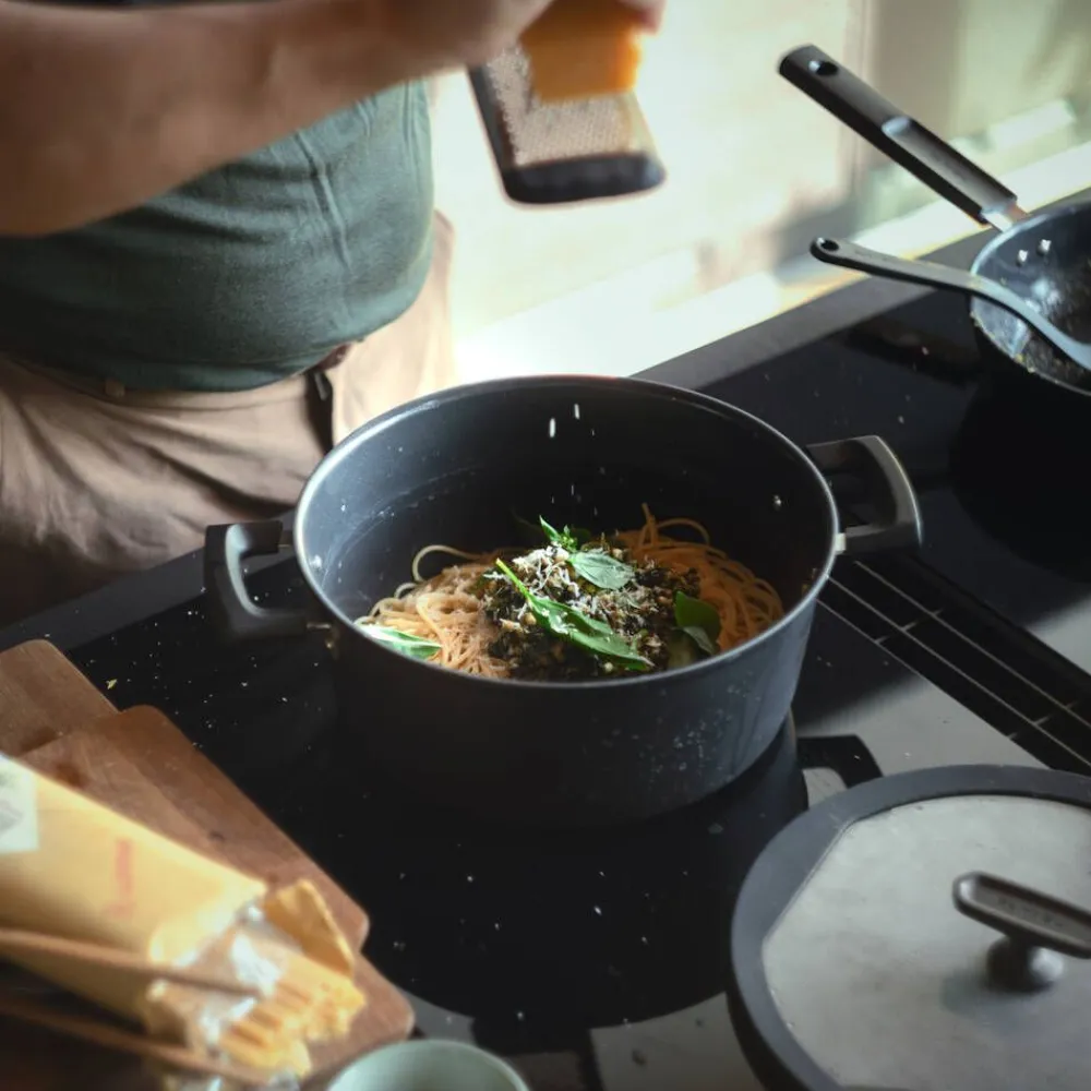 Fiskars Keittoastiat|Hard Face kattila 5 l kannella