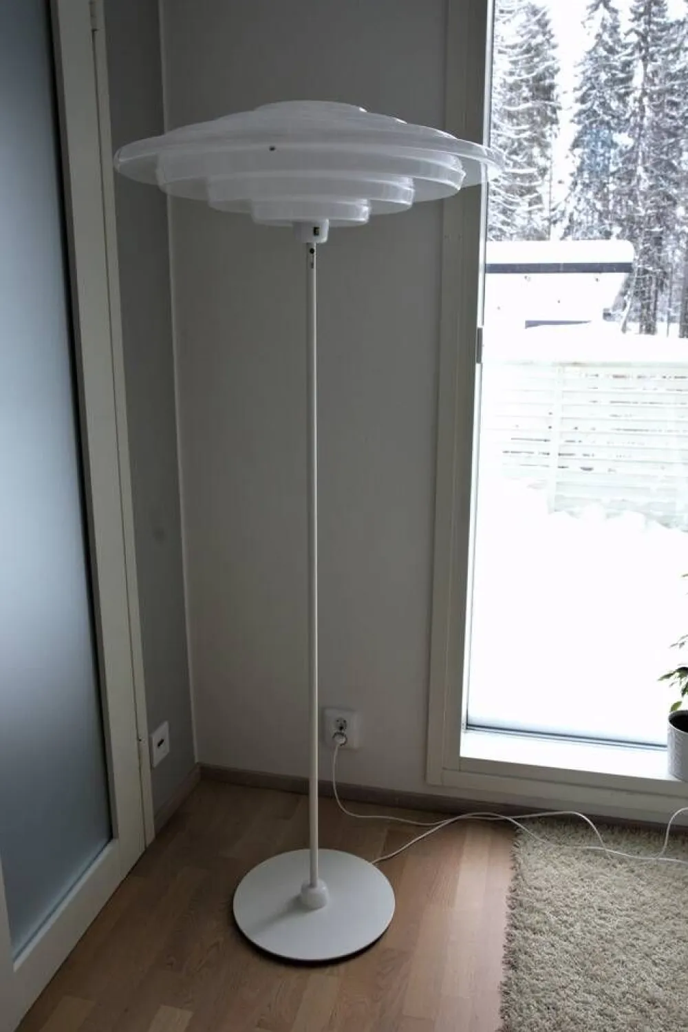 Fosto Sisustusvalaisimet|Luoto Ø 660 mm lattiavalaisin opal