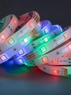 RGB LED-nauha 5 m kaukosäädin IP20><noscript><img width=