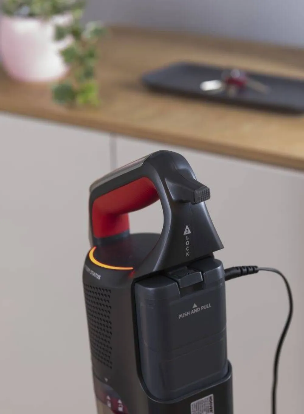 Hoover Silitys Ja Siivous|varsi-imuri Home HF522STH punainen