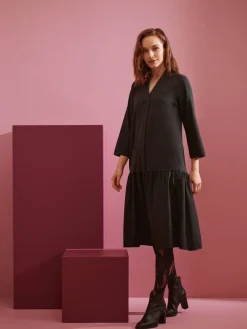 mekko MaNevea><noscript><img width=