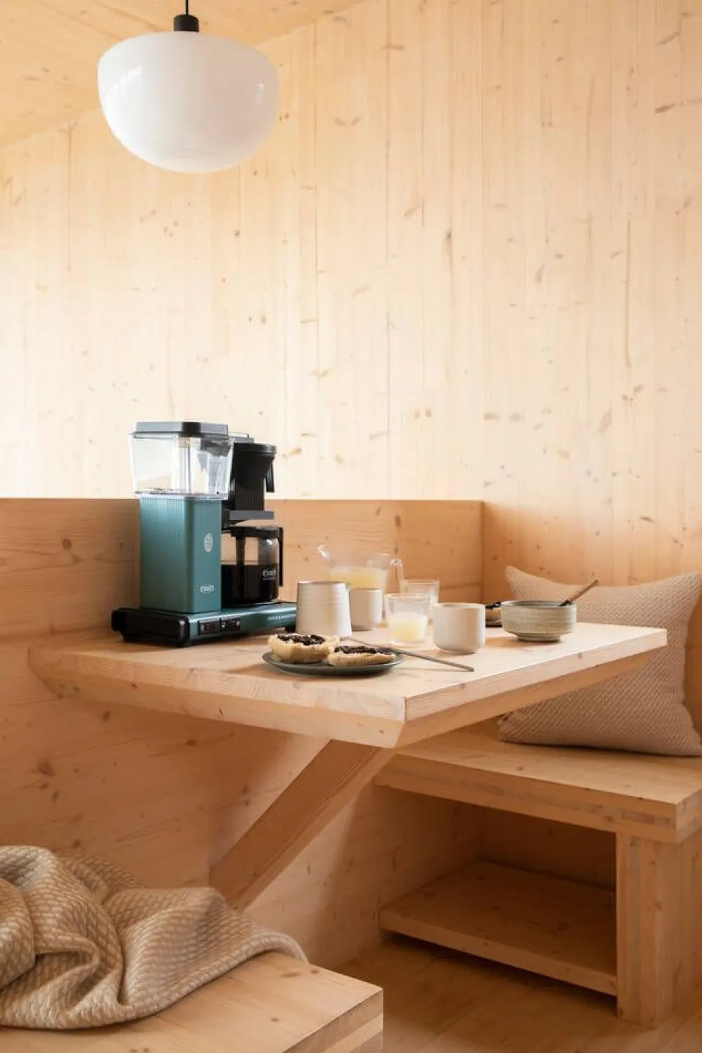 Moccamaster kahvinkeitin Optio The color of the year>