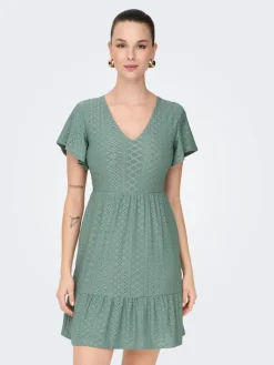 Only Vapaa-Ajan Mekot|mekko Onlsandra S/S V-neck Cloud dancer