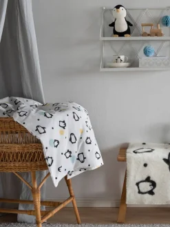 Pentik Lastenhuone|Vuodetekstiilit|Pingviini pussilakanasetti musta 85x125 cm + 36x46 cm