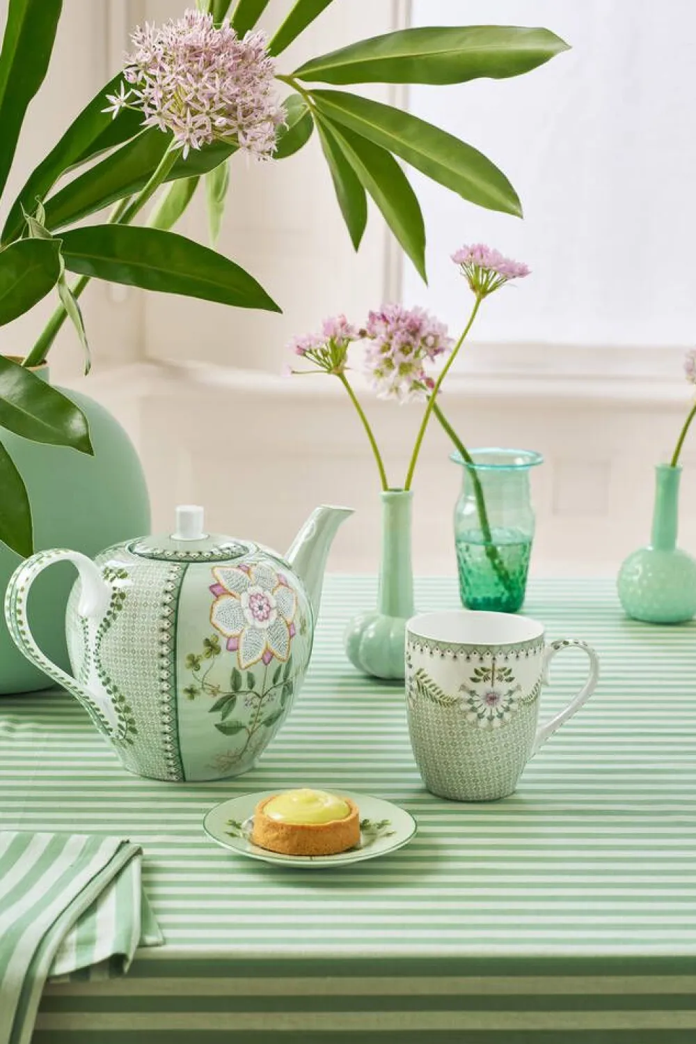 Pip Studio Astiat|muki Lily&Lotus Tiles 350 ml Light Green