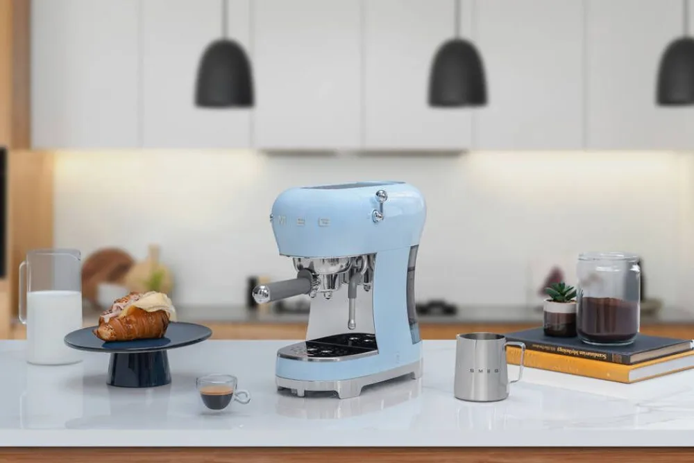Smeg Kahvi Ja Kuumat Juomat|espressokeitin ECF02PBEU pastellinsininen