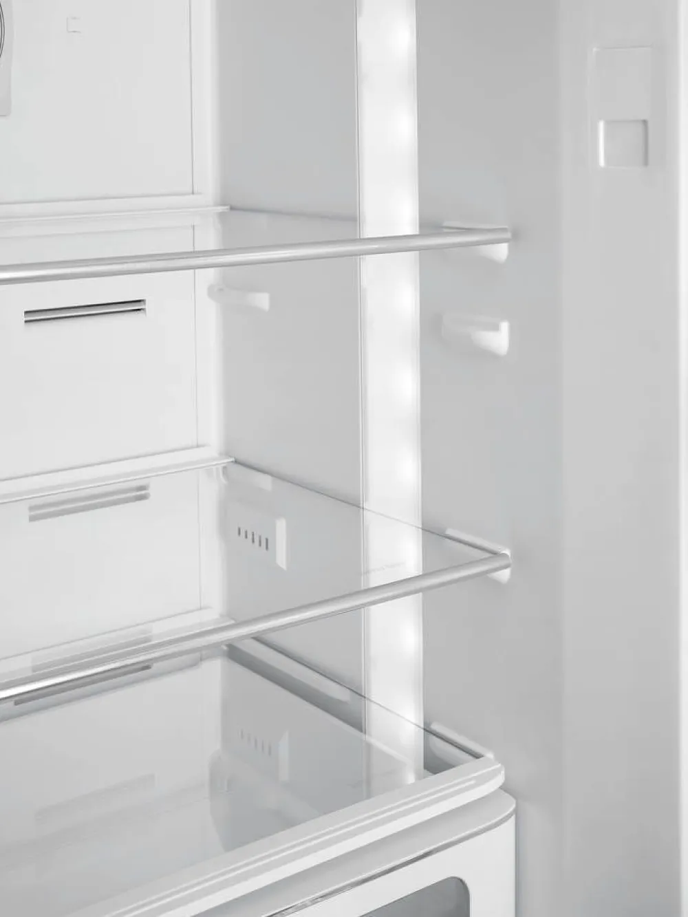 retrojääkaappipakastin FAB32RBL5 musta, oikea>Smeg Clearance