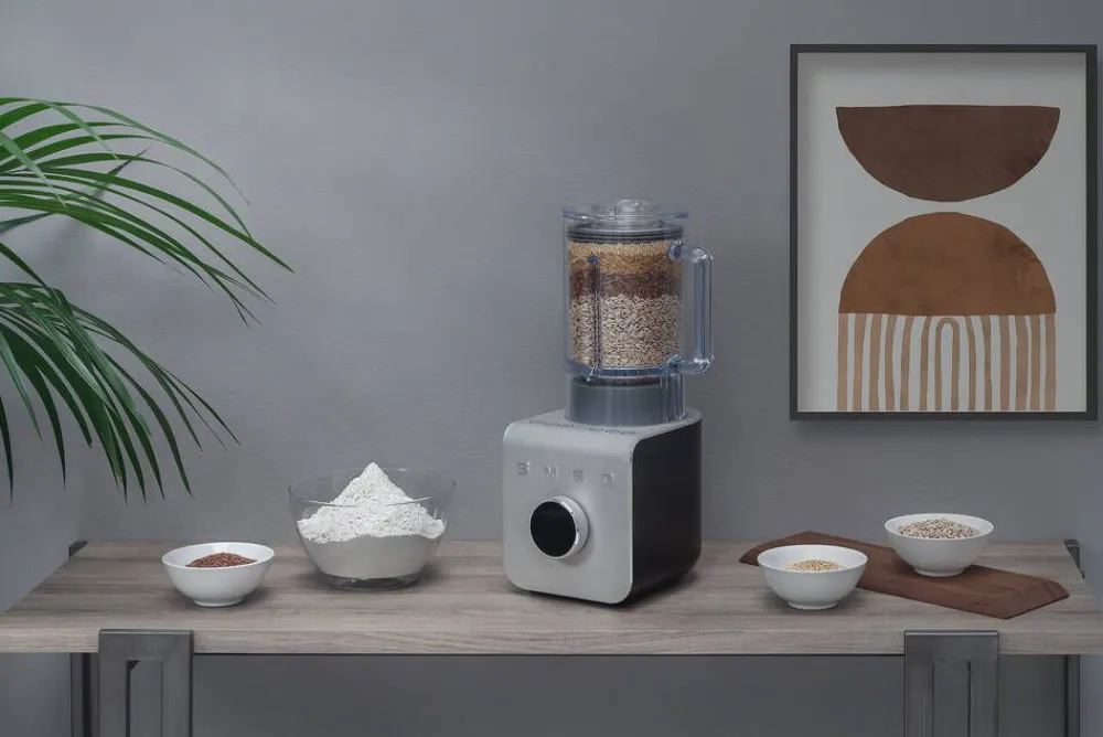 Smeg Tehosekoittimet Ja Vatkaimet|tehosekoitin Power 1,5 L musta BLC01BLMEU