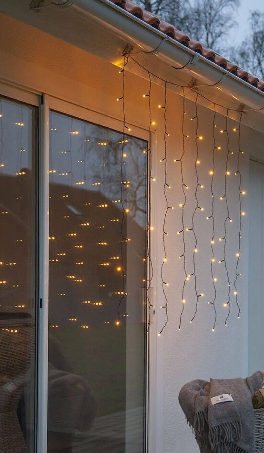 valoverho Golden Warm White 80 LED musta 1,3x1,>Star Trading Clearance