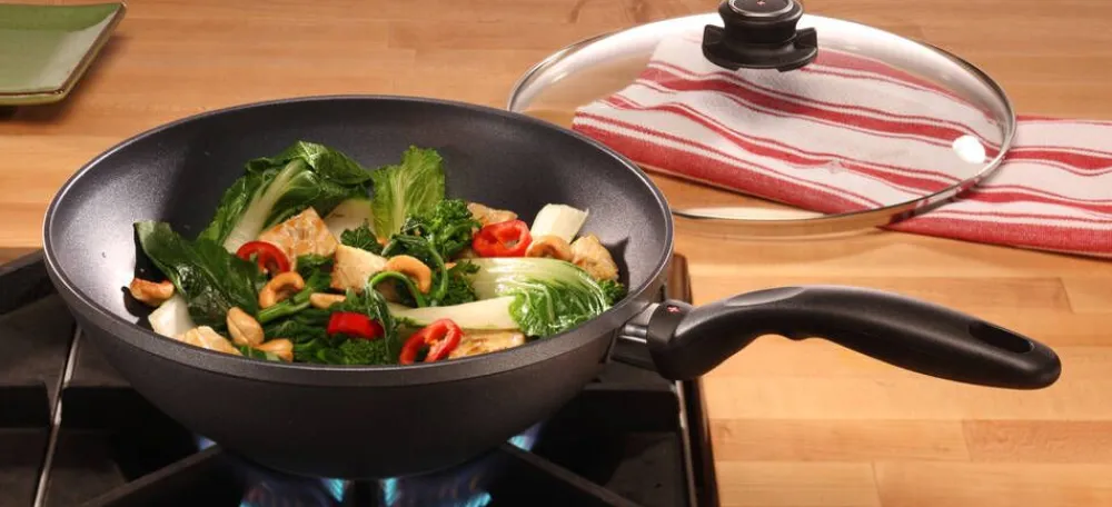 XD Wok + kansi 28 cm / 3,7 L induktio>Swiss Diamond Online