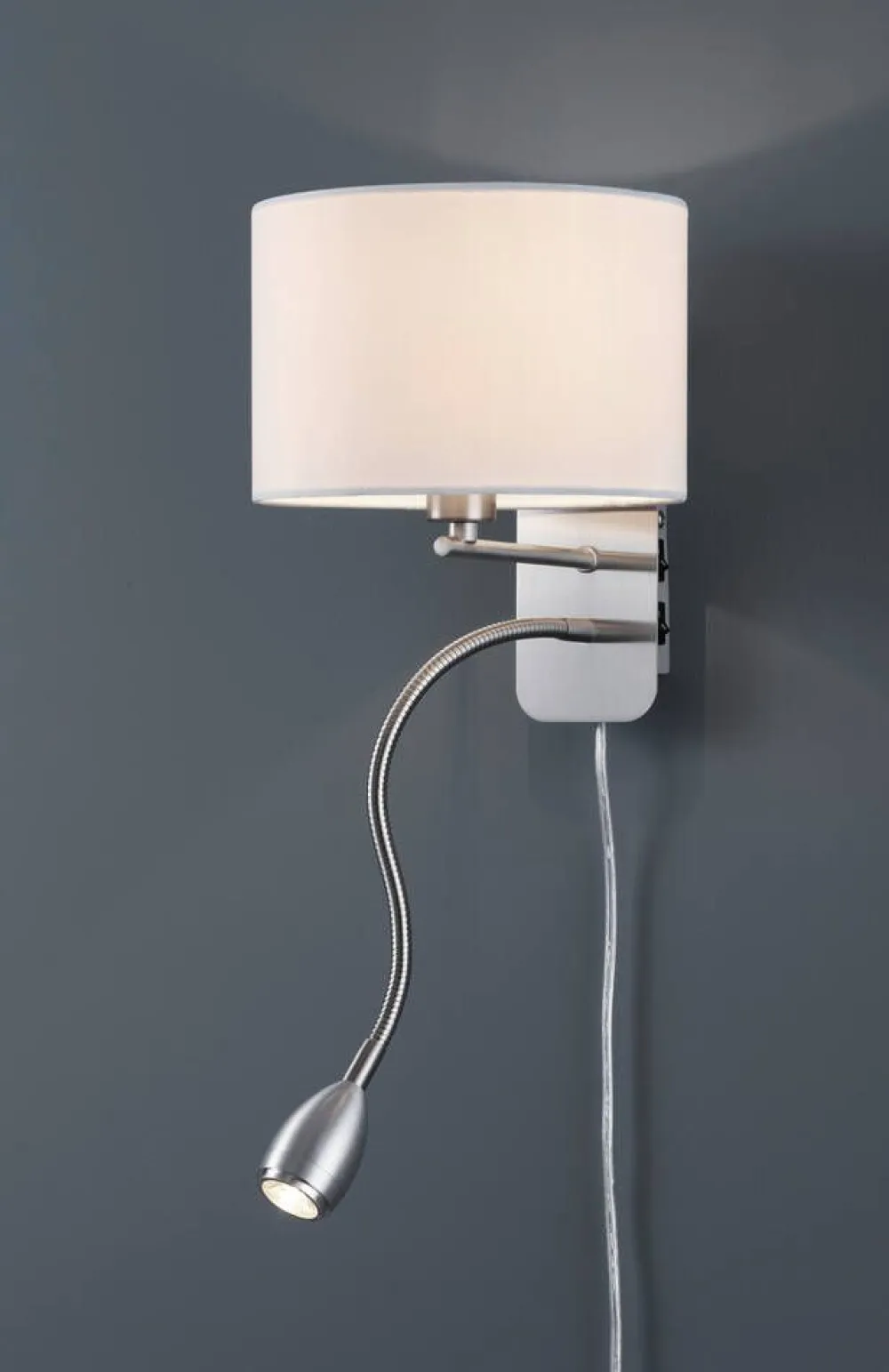 seinävalaisin Hotel lukuvalolla E14 + LED valk>Trio Lighting