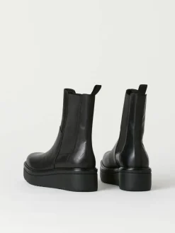 Vagabond chelseat Tara Black><noscript><img width=