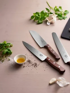 Santoku 17 cm ovaalihiottu puukahvalla><noscript><img width=