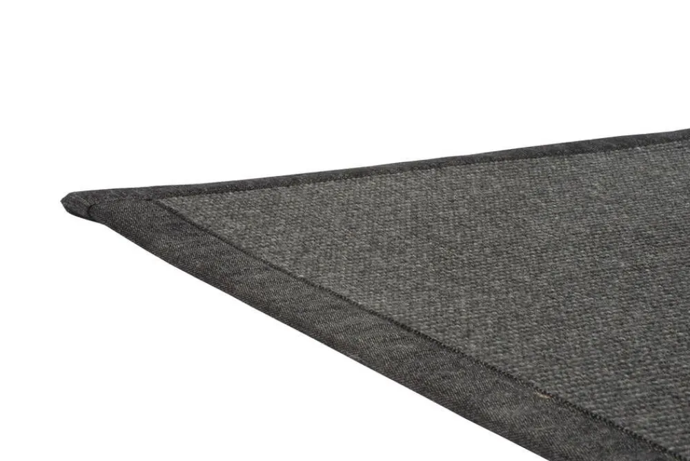 Esmeralda 79 musta, 200*300 cm, kantti 020 B>VM-Carpet