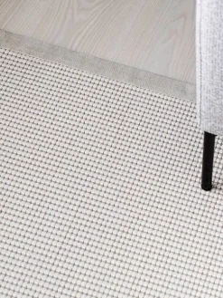 Lyyra 52 valkoinen 160*230 cm, kantti 1>VM-Carpet Outlet